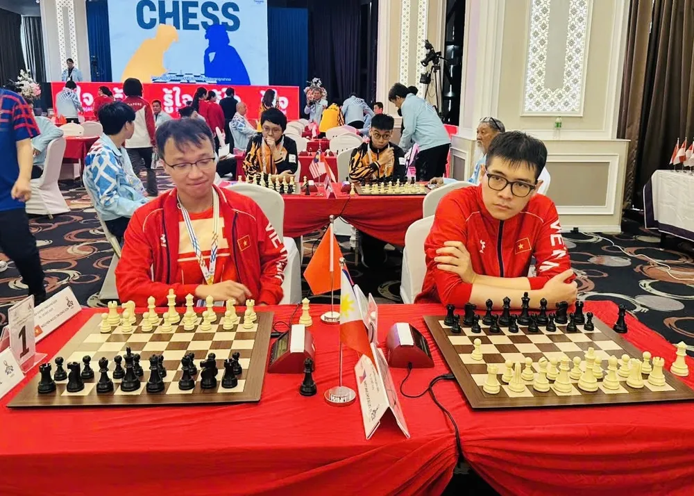 Trường Sơn và Tuấn Minh sẽ tiếp tục tới Doha (Qatar) thi đấu giải cờ nhanh, chớp thế giới 2025. Ảnh: MINH MINH