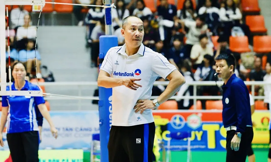 HLV Nguyễn Tuấn Kiệt dự kiến sẽ tiến tới ký hợp đồng chính thức với đội nữ Hà Nội trong thời gian tới. Ảnh: DŨNG PHƯƠNG