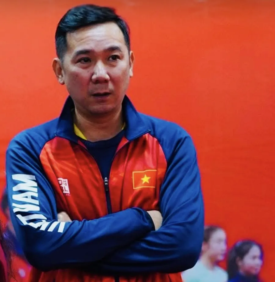 HLV Lê Huy tham gia ban huấn luyện đội bóng bàn TPHCM để tiếp tục công tác chuyên môn. Ảnh: MINH CHIẾN