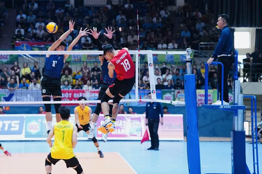 bong chuyen hang A.jpg