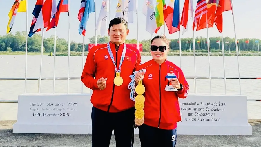 Tuyển thủ Nguyễn Thị Hương và HLV Lưu Văn Hoàn đã có kết quả cao tại SEA Games 33-2025. Ảnh: VĂN HOÀN