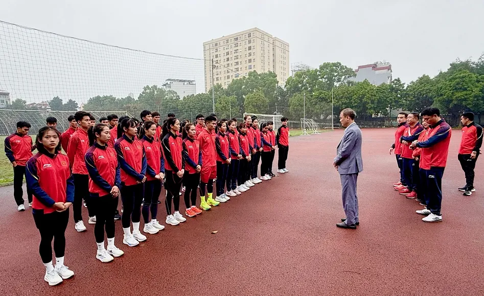 Đội tuyển điền kinh Việt Nam chính thức trở lại tập luyện chuyên môn sau nghỉ Tết. Ảnh: MINH CHIẾN