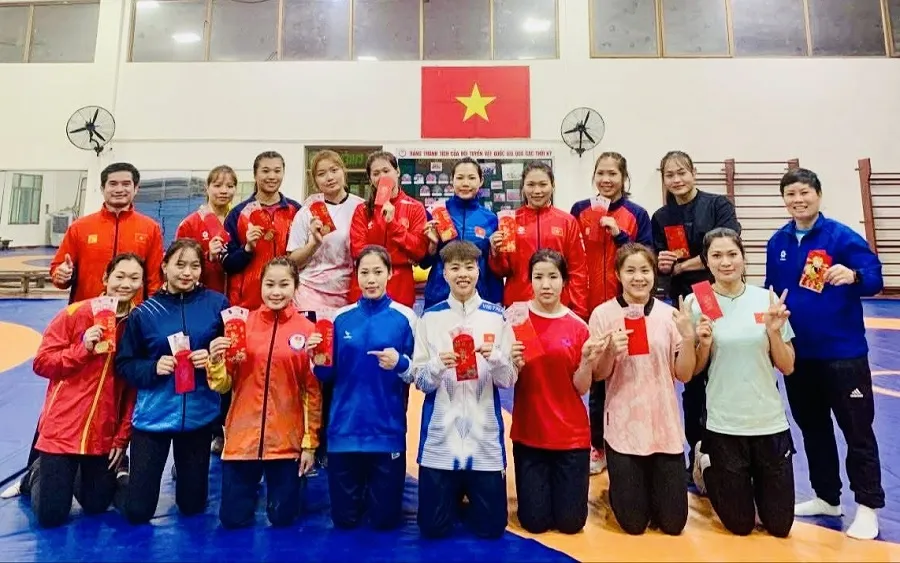 Đội vật tự do nữ Việt Nam tập trung ngày đầu năm mới 2026. Ảnh: MINH MINH