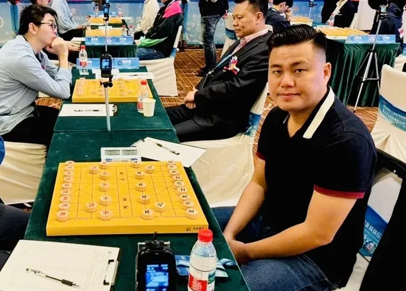 Kỳ thủ Lại Lý Huynh sẽ thi đấu trận chung kết giải cờ tướng Ngũ Dương Bôi 2026 vào ngày 1-3. Ảnh: VXF