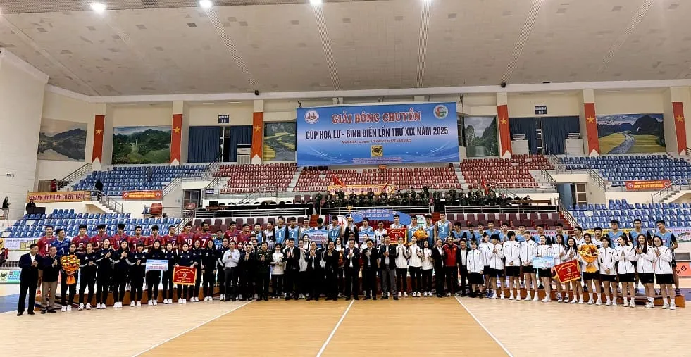 12 đội bóng sẽ tiếp tục tham dự Cúp Hoa Lư - Bình Điền 2026. Ảnh: MINH CHIẾN