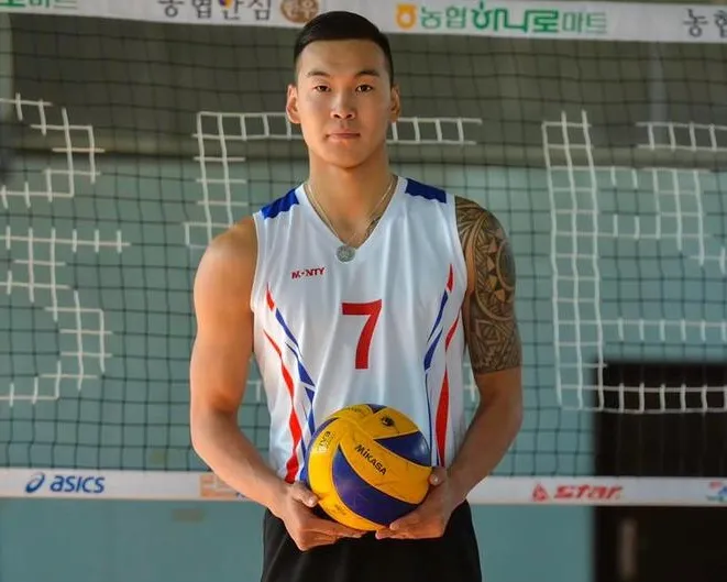Cầu thủ Batsuuri Battur là ngoại binh của đội nam Ninh Bình tại vòng 1 giải quốc gia năm nay. Ảnh: MONGOLIAVOLLEYBALL