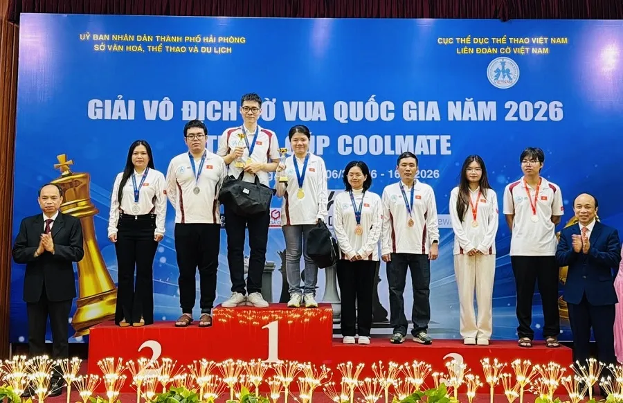 Các kỳ thủ hàng đầu cờ vua Việt Nam đang thi đấu và giành HCV tại giải vô địch quốc gia 2026. Ảnh: VCF