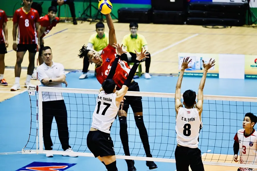 Các đội bóng chuyền nam trong nước tích cực tìm thuê ngoại binh chất lượng vào đội hình của mình. Ảnh: DŨNG PHƯƠNG