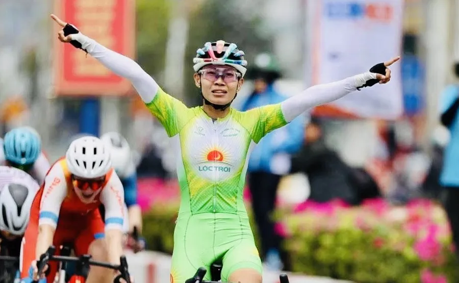 Nguyễn Thị Thật đã có phong độ xuất sắc tại chặng 3 của giải đua. Ảnh: VCF