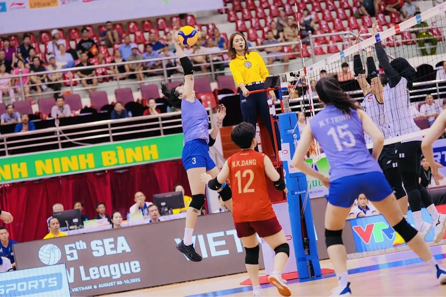 VĐV bóng chuyền nữ Việt Nam từng thi đấu chặng 2 giải SEA V.League 2025 tại Ninh Bình. Ảnh: SEA V.LEAGUE