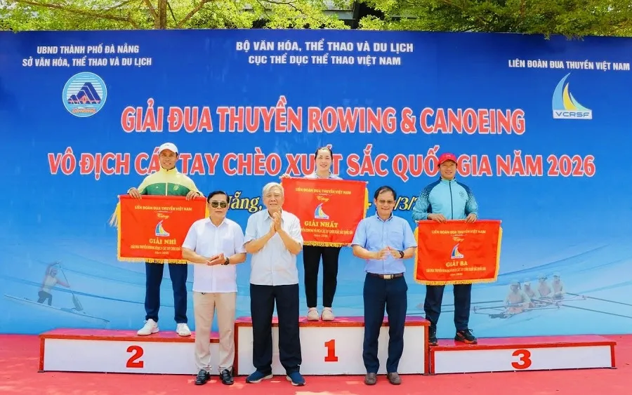 Đội rowing TPHCM đã xếp hạng nhì tại giải năm nay. Ảnh: VCRSF