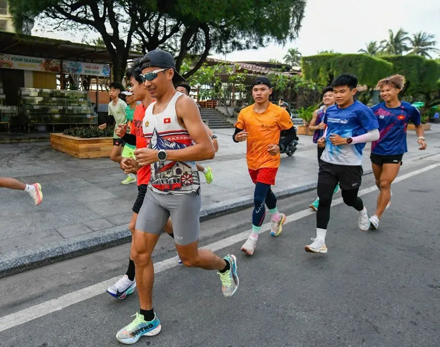 Các gương mặt tham dự nội dung marathon - 42km chuyên nghiệp phải có chứng chỉ phòng, chống doping mới được thi đấu chính thức. Ảnh: NHƯ Ý