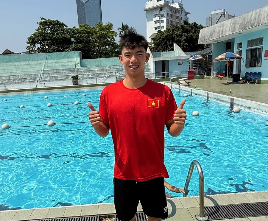 Nguyễn Huy Hoàng đang tham dự giải đấu tại thành phố Huế. Ảnh: MINH CHIẾN