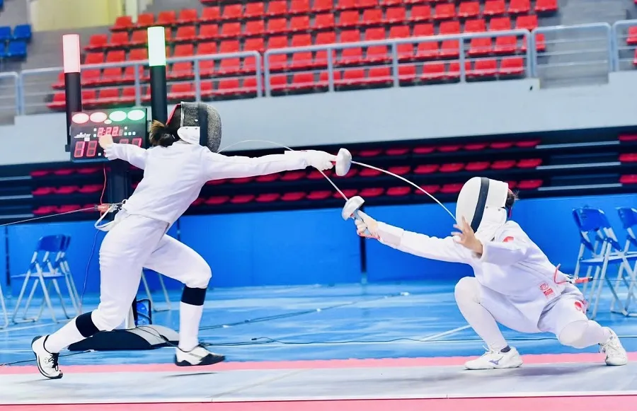 VĐV đấu kiếm trẻ có thêm những giải đấu để phát triển được chuyên môn của mình. Ảnh: VĂN DUY