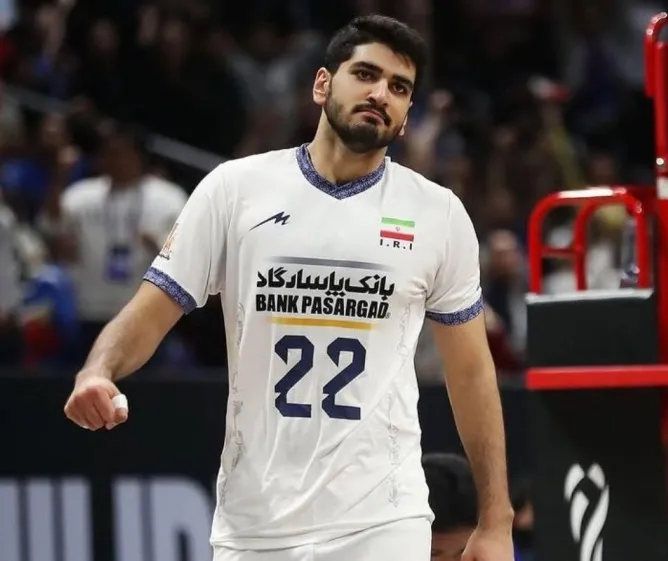 Ngoại binh Ali Haghparast trở thành cầu thủ Iran đầu tiên thi đấu tại Việt Nam. Ảnh: AVC