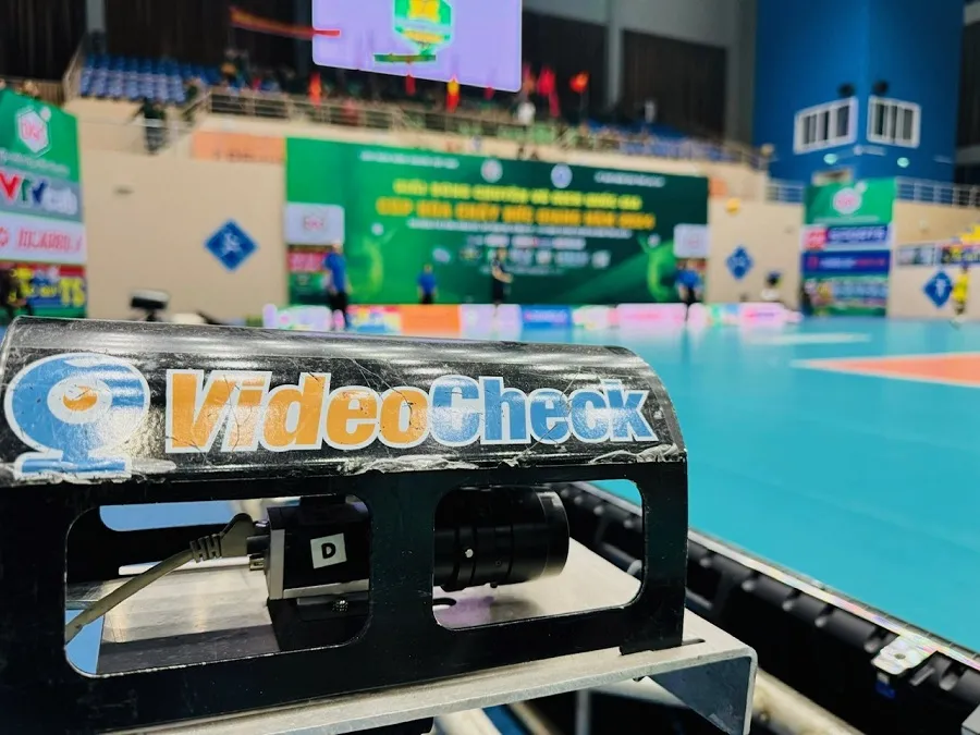 Hệ thống Video Eyes Challenge của bóng chuyền Việt Nam đang được bảo trì để có thể vận hành tốt tại giải quốc gia năm nay. Ảnh: DŨNG PHƯƠNG