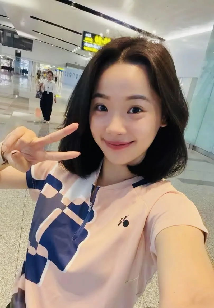 Tuyển thủ Nguyễn Thùy Linh và đồng đội đã có mặt tại Trung Quốc. Ảnh: TH.LINH