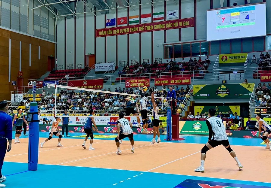 Đội Biên Phòng MB và Đà Nẵng đã có trận đấu khởi đầu mùa giải. Ảnh: MINH CHIẾN