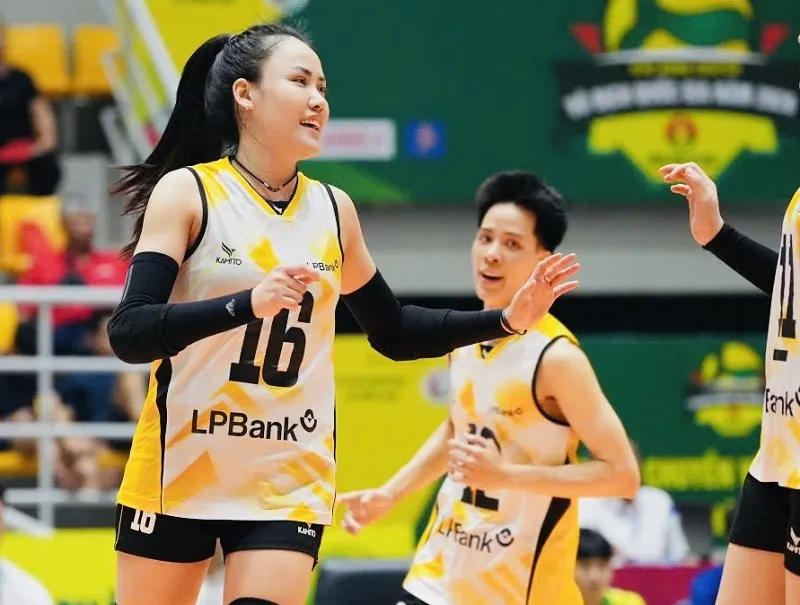 Cầu thủ Ninh Bình sẽ có trận đấu quan trọng trước VTV Bình Điền Long An ở ngày 14-4. Ảnh: VFV