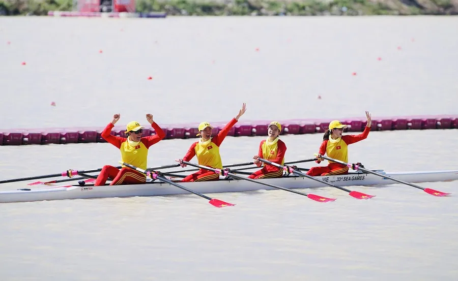 VĐV rowing Việt Nam được khen thưởng Huân chương Lao động hạng Nhì trước các kết quả quan trọng ở giải châu Á 2025. Ảnh: DŨNG PHƯƠNG