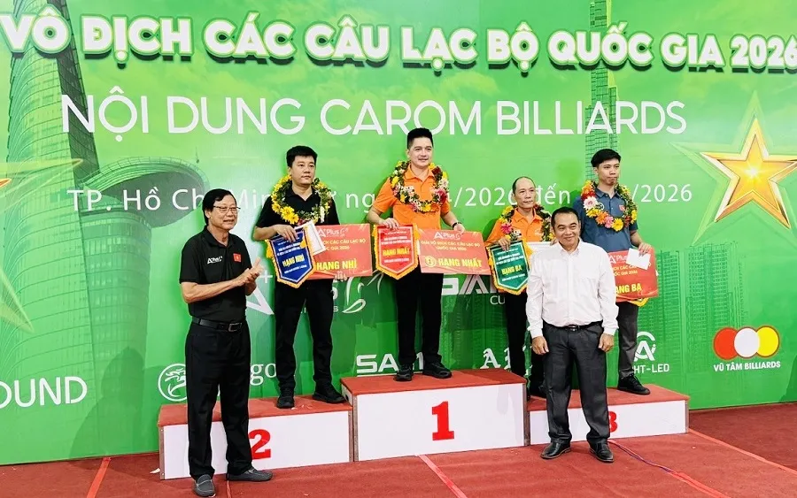 Cơ thủ Võ Quốc Thắng của TPHCM giành HCB nội dung carom 3 băng tại giải. Ảnh: ĐOÀN TUẤN
