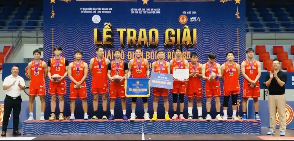 Đội nam TPHCM 1 có ngôi á quân tại giải đấu năm nay. Ảnh: MINH MINH