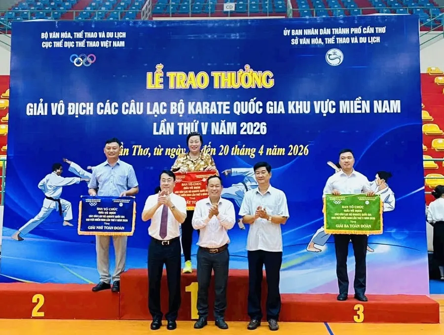Đội karate TPHCM 1 đã xuất sắc giành vị trí đứng nhất toàn đoàn trong giải đấu năm nay được diễn ra tại Cần Thơ. Ảnh: VŨ SƠN