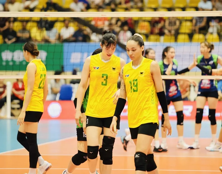 Ngoại binh Lianet García Anglada (phải) đã gặp chấn thương ở Cúp Hùng Vương 2026. Ảnh: VTVBĐLA