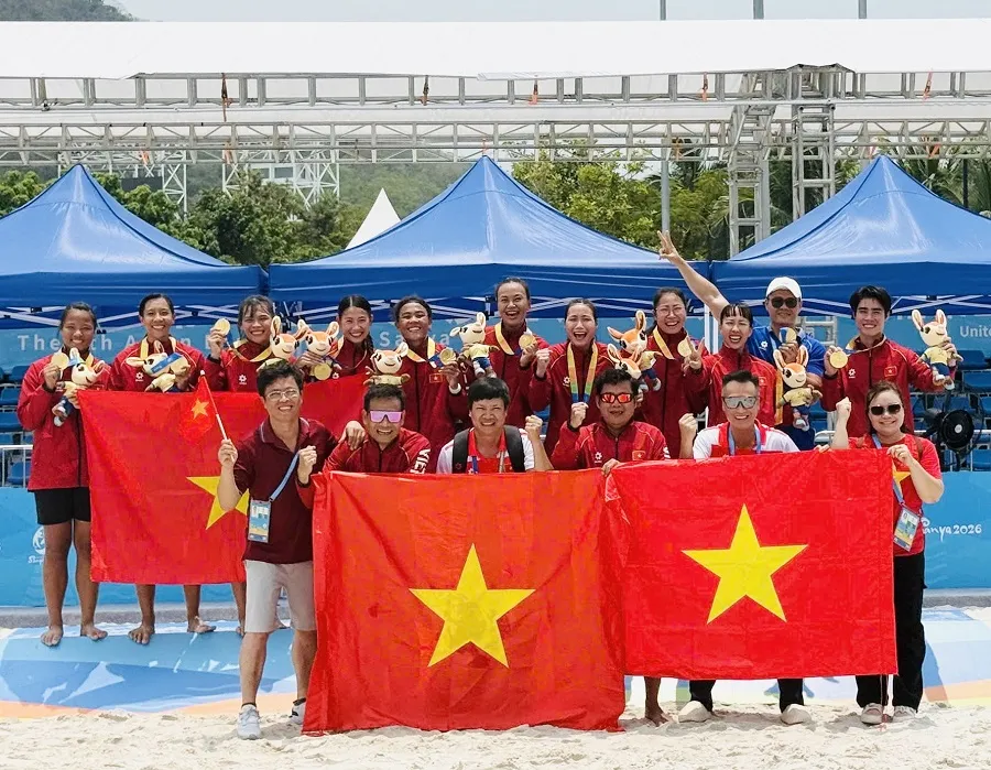 Đoàn thể thao Việt Nam giành được tấm HCV cuối cùng, HCV thứ 3, tại ngày tranh tài 30-4 để vươn lên hạng 4 chung cuộc. Ảnh: MINH MINH