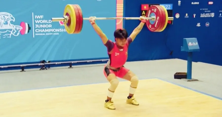 Lực sĩ A Tiêu đã tranh tài hạng cân 65kg nam tại giải vô địch trẻ thế giới ở Ai Cập. Ảnh: IWF
