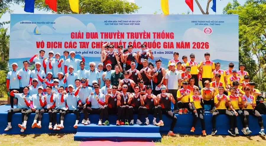 Các tay chèo hoàn thành chương trình thi đấu tại giải. Ảnh: VCRSF