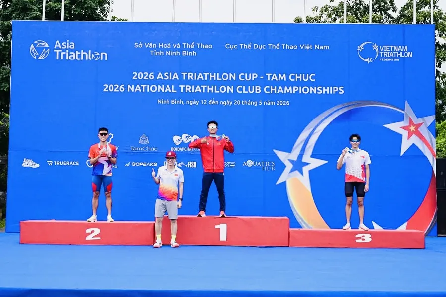 Hoàng Văn Hải có HCV nội dung aquathlon cá nhân nam tại giải. Ảnh: VTF