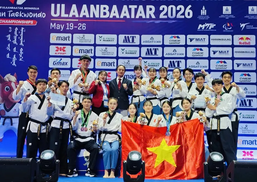 Đội biểu diễn quyền của tuyển taekwondo Việt Nam tại Mông Cổ. Ảnh: TAEKWONDO VIETNAM