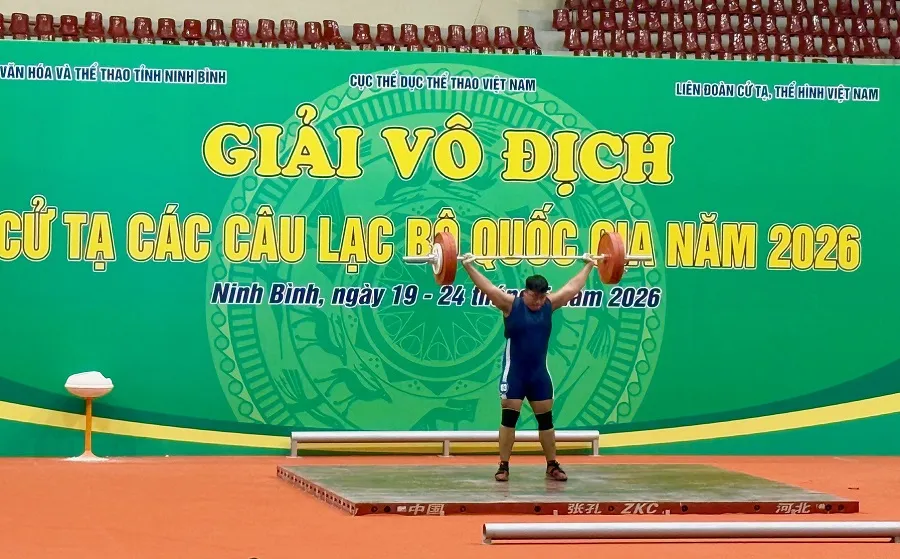 Các lực sĩ đã tranh tài quyết liệt tại giải năm nay ở Ninh Bình. Ảnh: MINH CHIẾN
