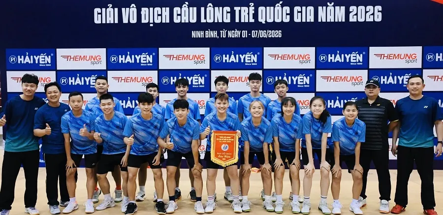 Đội cầu lông trẻ TPHCM tại giải đấu năm nay ở Ninh Bình. Ảnh: VBF