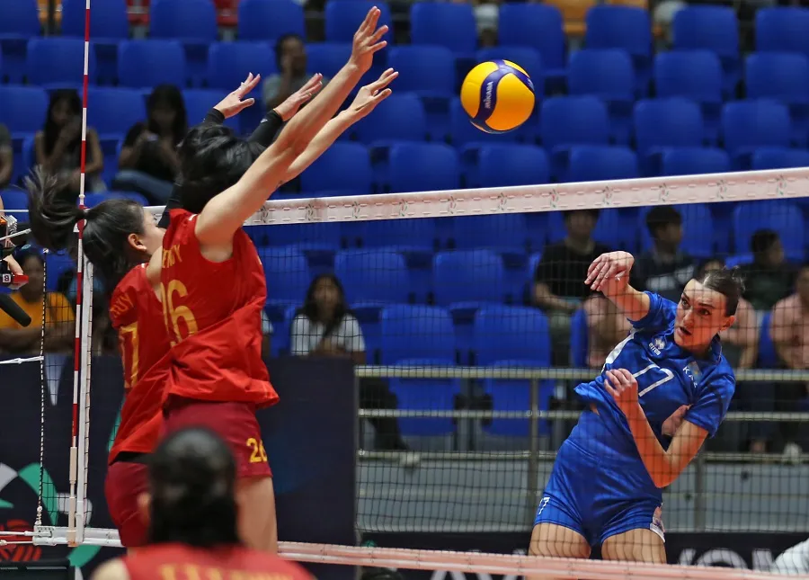 Đội nữ Việt Nam và Kazakhstan sẽ gặp lại nhau trong trận tranh hạng 3 ở ngày 14-6. Ảnh: AVC