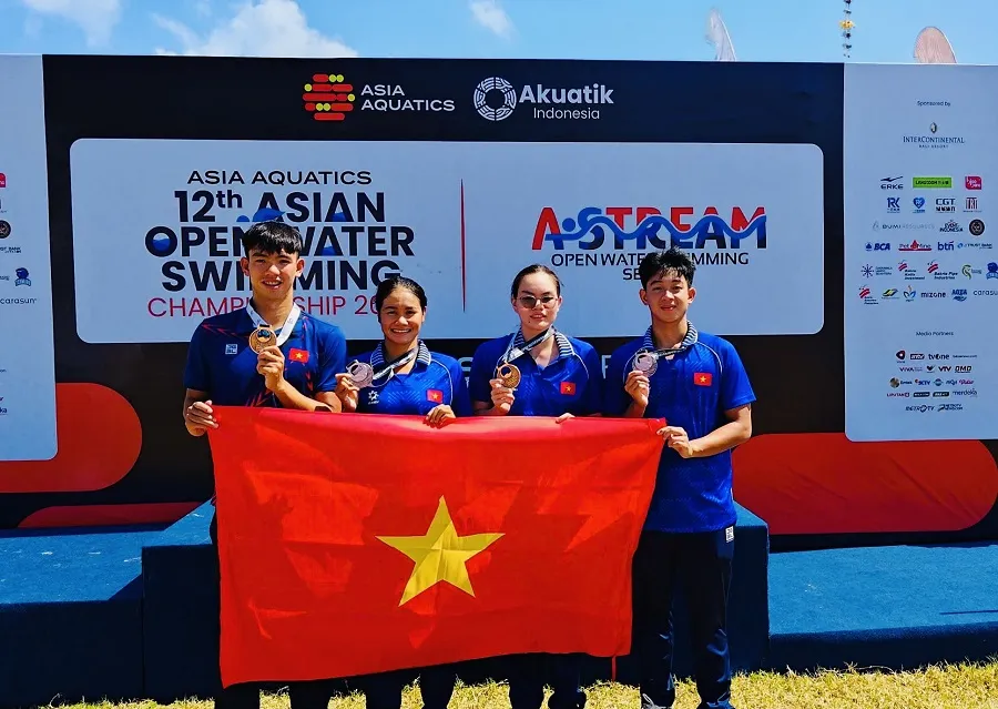 Đội tuyển bơi Việt Nam có HCĐ tại giải vô địch mặt nước mở châu Á 2026. Ảnh: MINH MINH