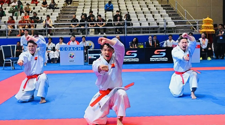 Đội kata đồng đội nam của tuyển karate Việt Nam sẽ tiếp tục tập trung chuyên môn chuẩn bị cho ASIAD 20. Ảnh: AKF