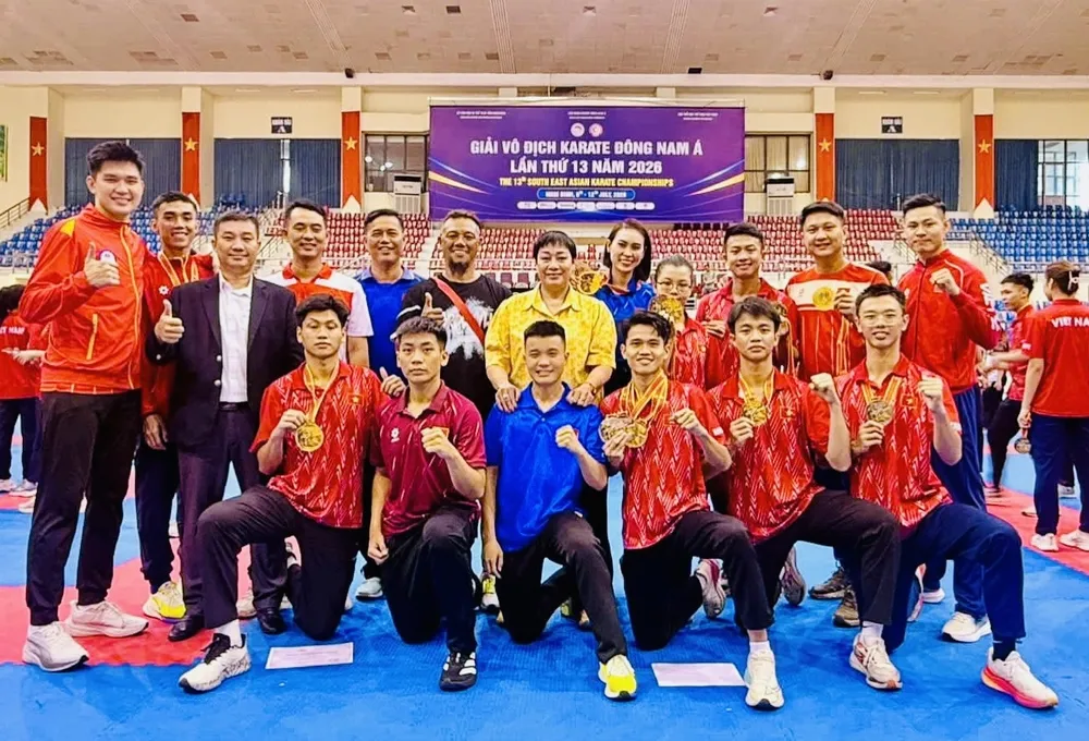 Các võ sĩ karate của Thể thao TPHCM đóng góp chung vào thành tích cho đoàn karate Việt Nam dẫn đầu tại giải vô địch Đông Nam Á 2026. Ảnh: MINH PHỤNG