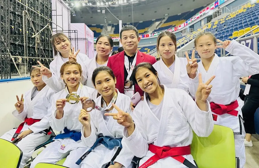Các võ sĩ jujitsu trẻ Việt Nam giành được kết quả tốt tại giải lần này ở Kazakhstan. Ảnh: TIẾN BÙI