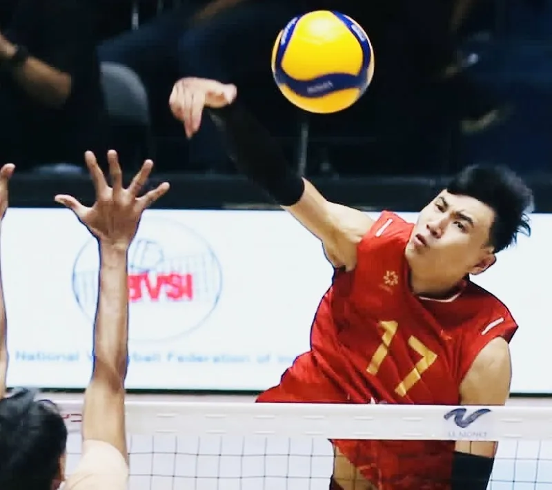 Chủ công Nguyễn Ngọc Thuân vẫn là gương mặt ghi điểm chủ lực của tuyển bóng chuyền nam Việt Nam. Ảnh: SAVA