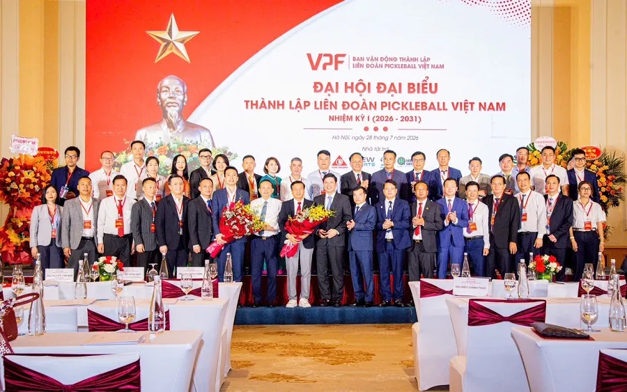 Ban chấp hành Liên đoàn pickleball Việt Nam nhiệm kỳ thứ nhất (2026-2031) đã ra mắt sau phiên Đại hội bầu cử. Ảnh: MINH MINH