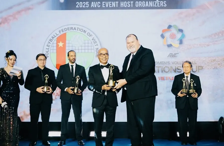 Đại diện Liên đoàn bóng chuyền Việt Nam tại AVC Gala. Ảnh: AVC