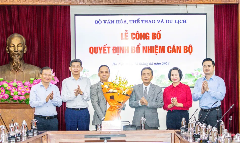 Ông Nguyễn Trọng Hổ nhận nhiệm vụ Phó cục trưởng Cục TDTT Việt Nam (Ảnh: LƯỢNG LƯỢNG)