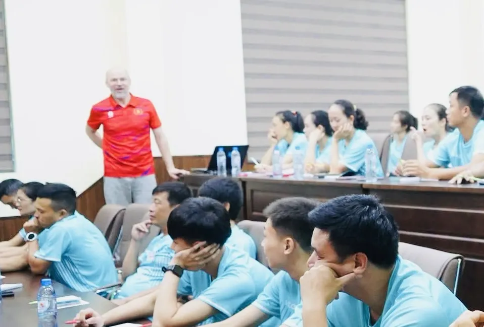 Các học viên đã được tham dự Khóa đào tạo HLV bóng chuyền Cấp 1 Quốc gia năm 2026 (Ảnh: SAO VÀNG)