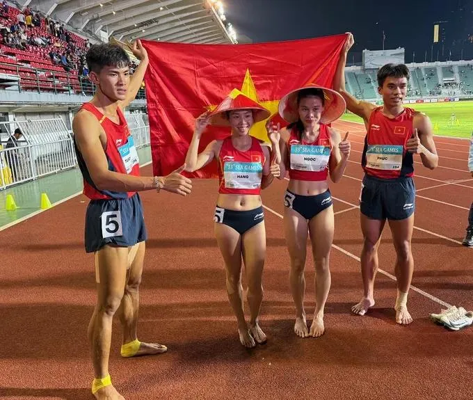 Các tuyển thủ tiếp sức 4x400m của điền kinh Việt Nam là những gương mặt trọng điểm chuẩn bị ASIAD 20 (Ảnh: DŨNG PHƯƠNG)