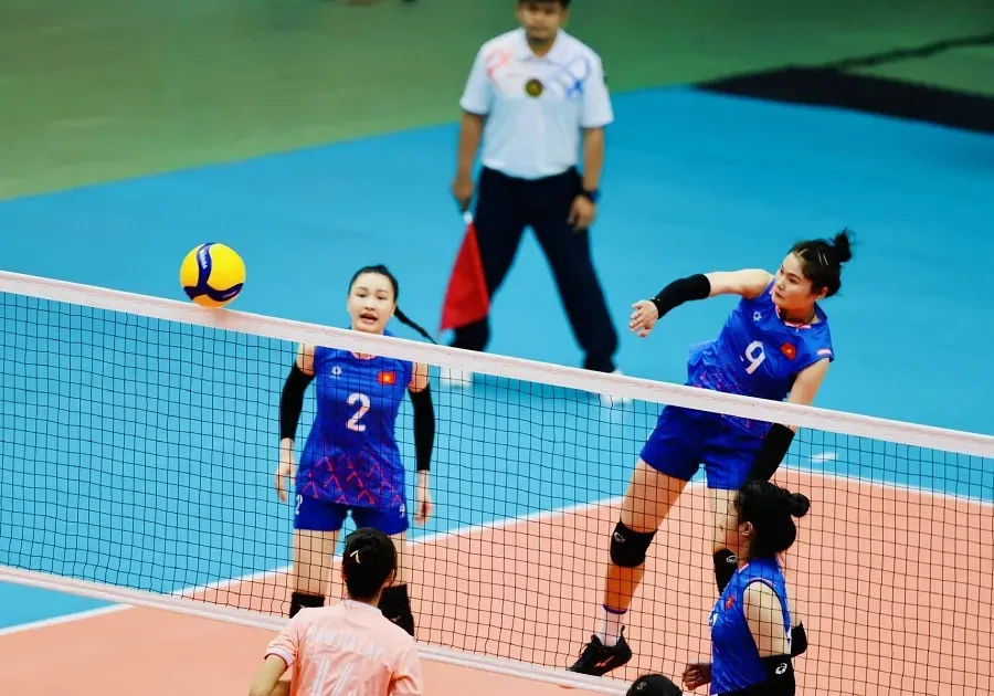 Nguyễn Thị Uyên (9) đã kết thúc tập huấn tại Đội tuyển bóng chuyền nữ Việt Nam. Ảnh: DŨNG PHƯƠNG