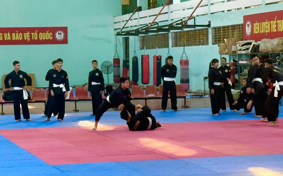 Đội tuyển pencak silat Việt Nam tập luyện với sự tập trung chuẩn bị cho Giải vô địch Đông Nam Á 2026. Ảnh: MINH CHIẾN