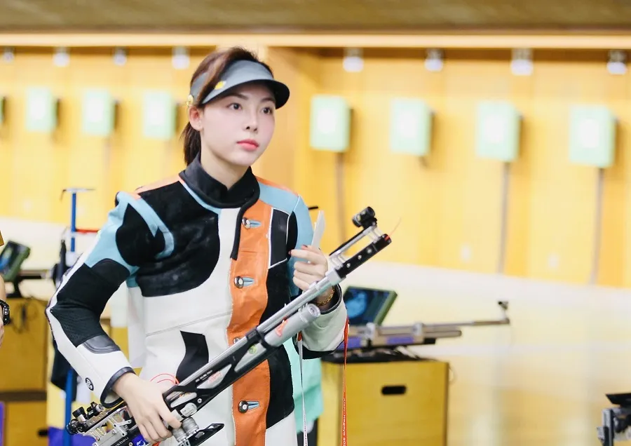 Xạ thủ Phí Thanh Thảo của Đội tuyển bắn súng Việt Nam đang tham dự ASIAD 20. Ảnh: LƯỢNG LƯỢNG