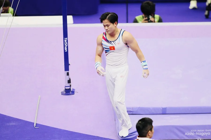 Nguyễn Văn Khánh Phong không giành được huy chương tại nội dung vòng treo tại ASIAD 20. Ảnh: LƯỢNG LƯỢNG